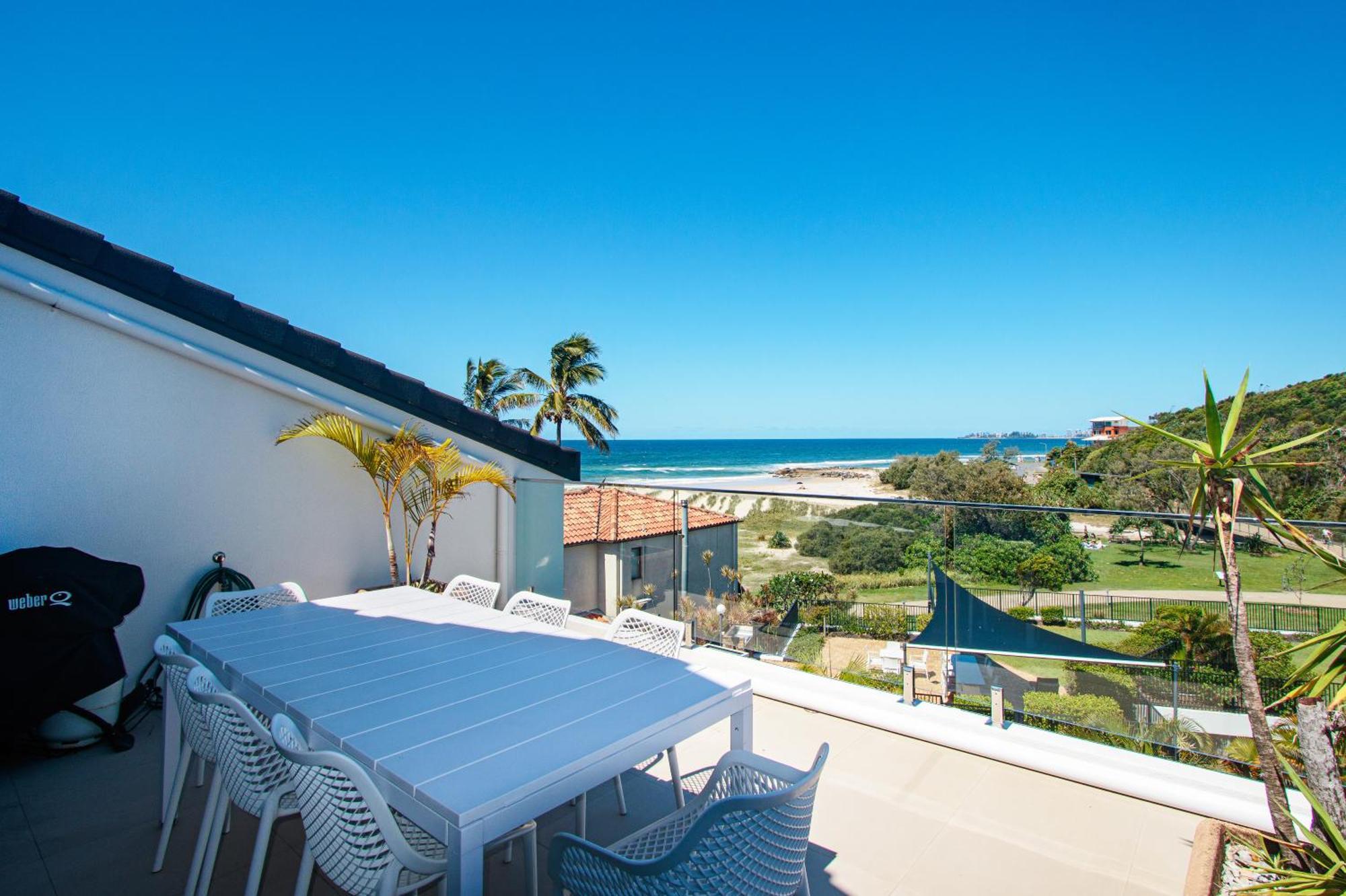 Sandcastles On Currumbin Beachfront, Голд-Кост Экстерьер фото